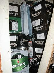 alles voll: Unser Vorratsraum ...