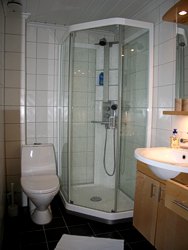 Totalrenoviertes Bad mit Luxusdusche