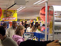 „full house”: Bei Lidl zwei Tage nach der Er&ouml;ffnung