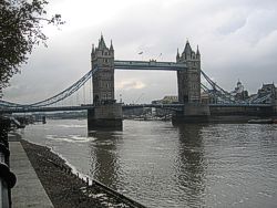 ... und hier Buckingham Palace &mdash; immer wieder sch&ouml;n anzusehen
